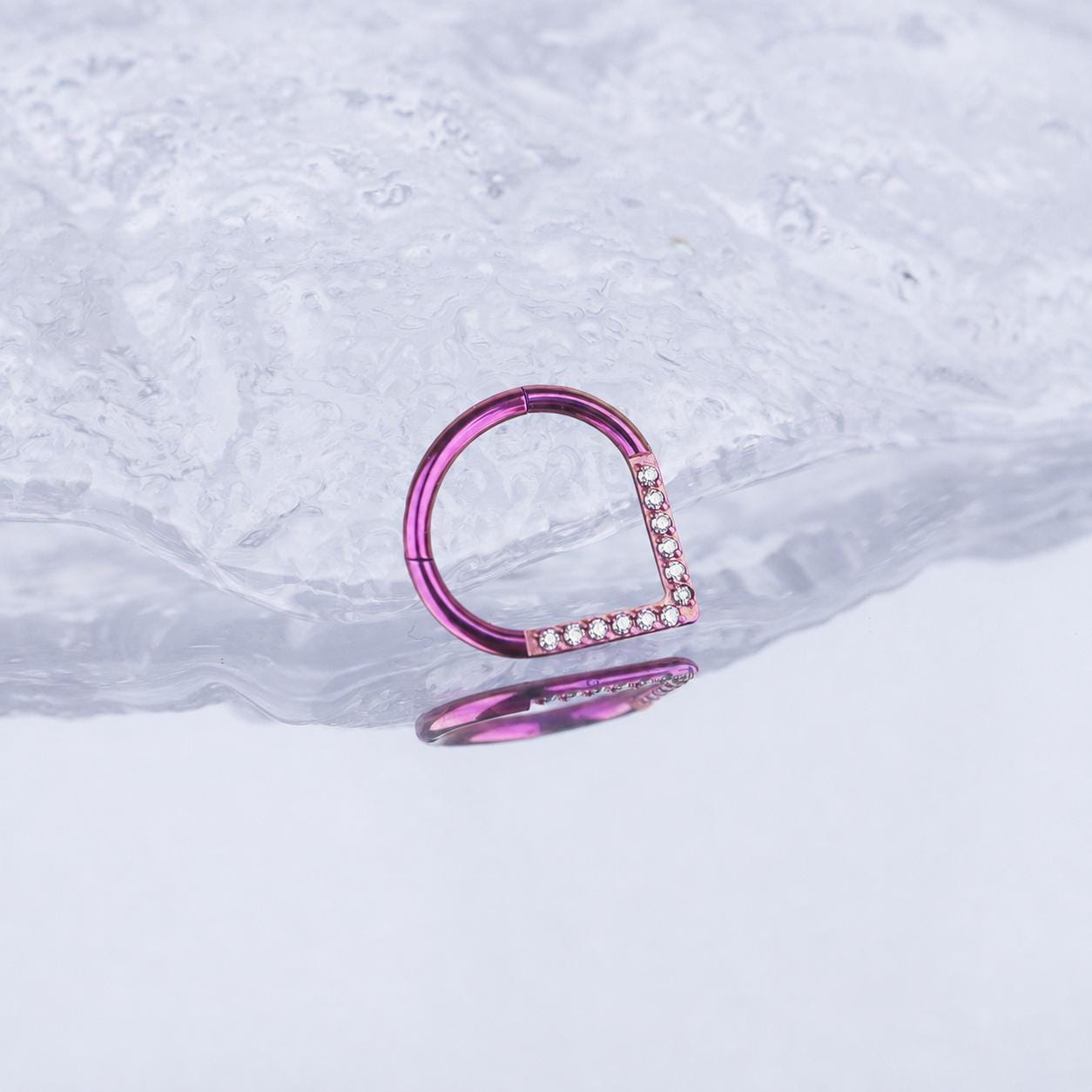 Titanium CZ Teardrop Septum Clicker detail 3