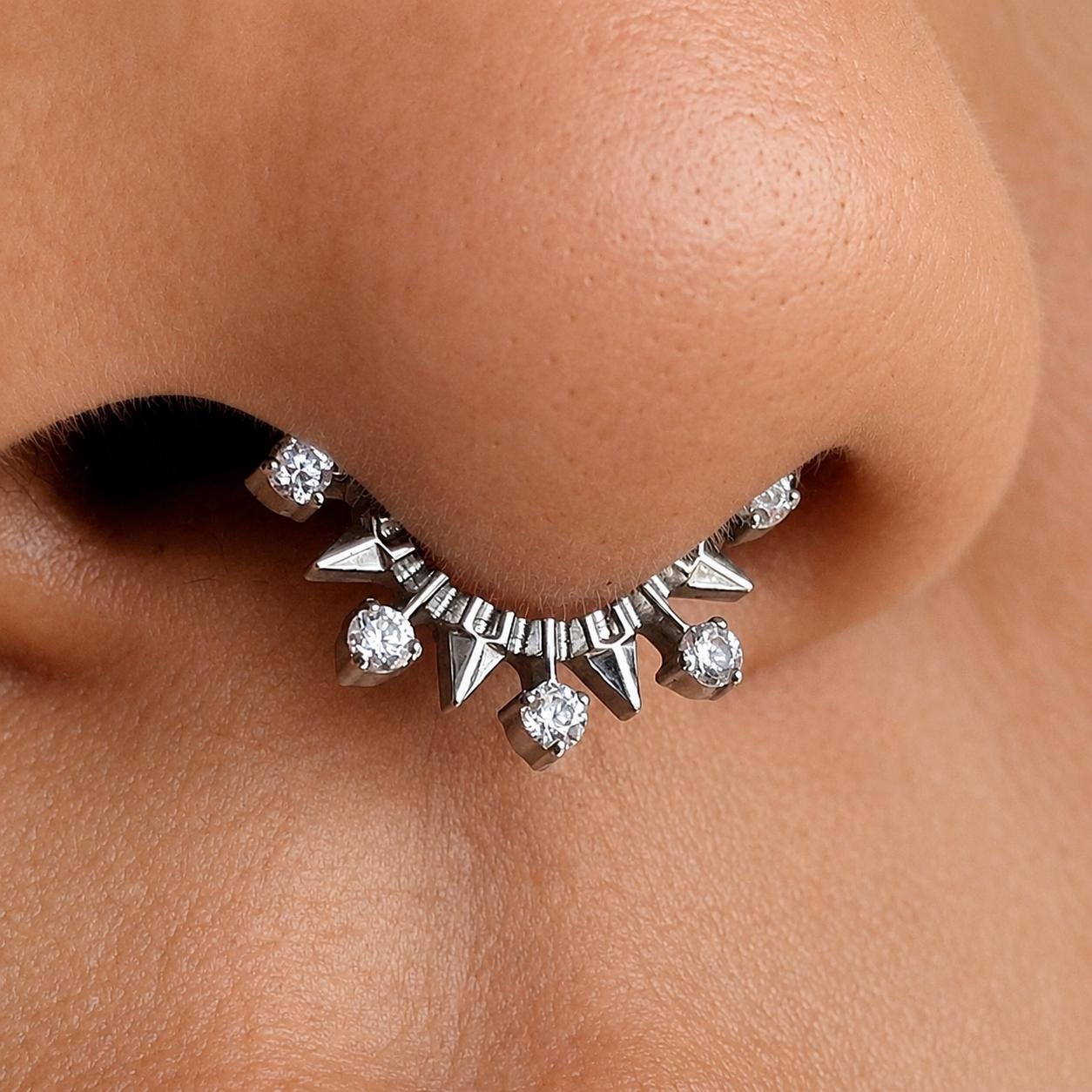 Titanium Spike CZ Septum Clicker detail 2