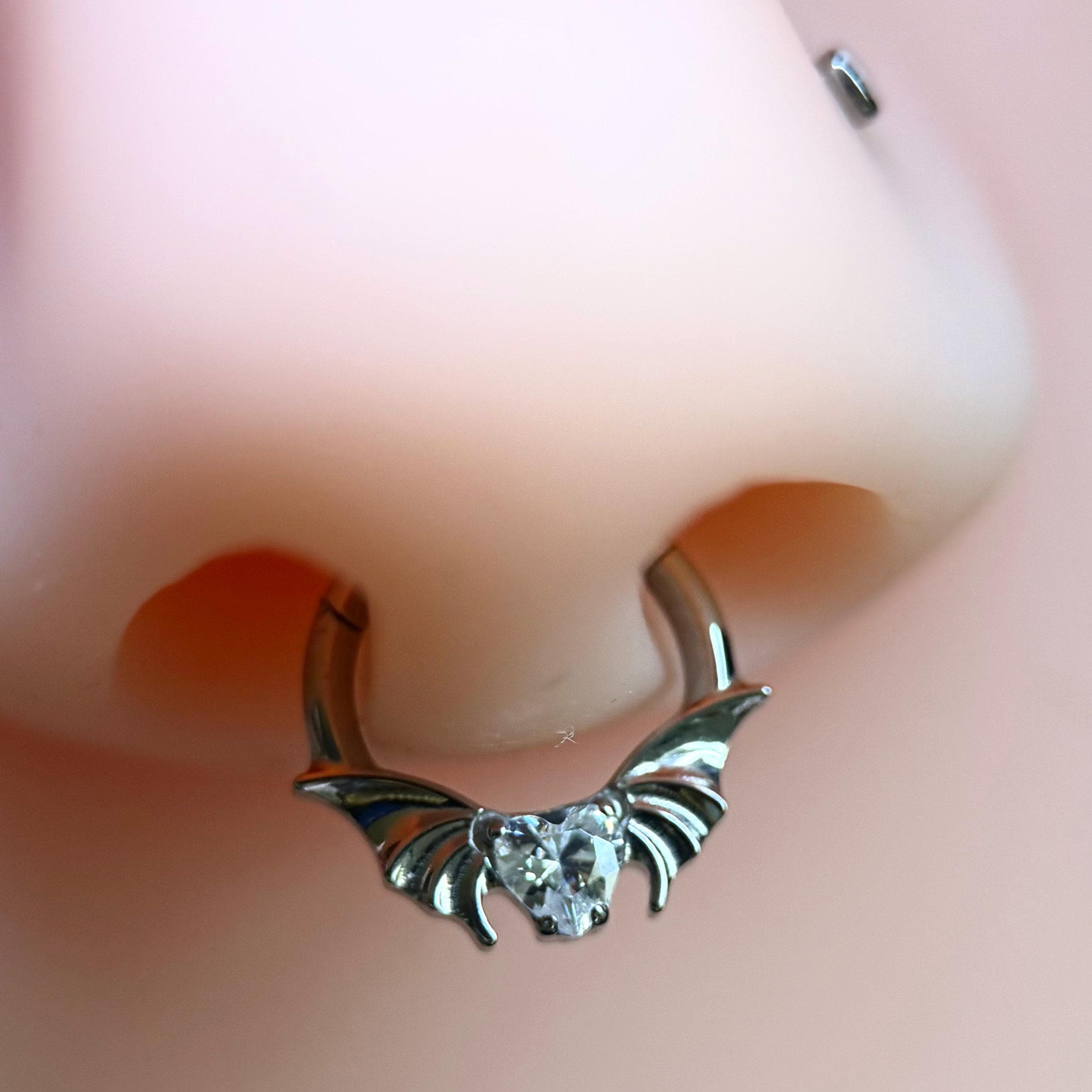 Titanium Bat Wing Heart Septum Clicker detail 2