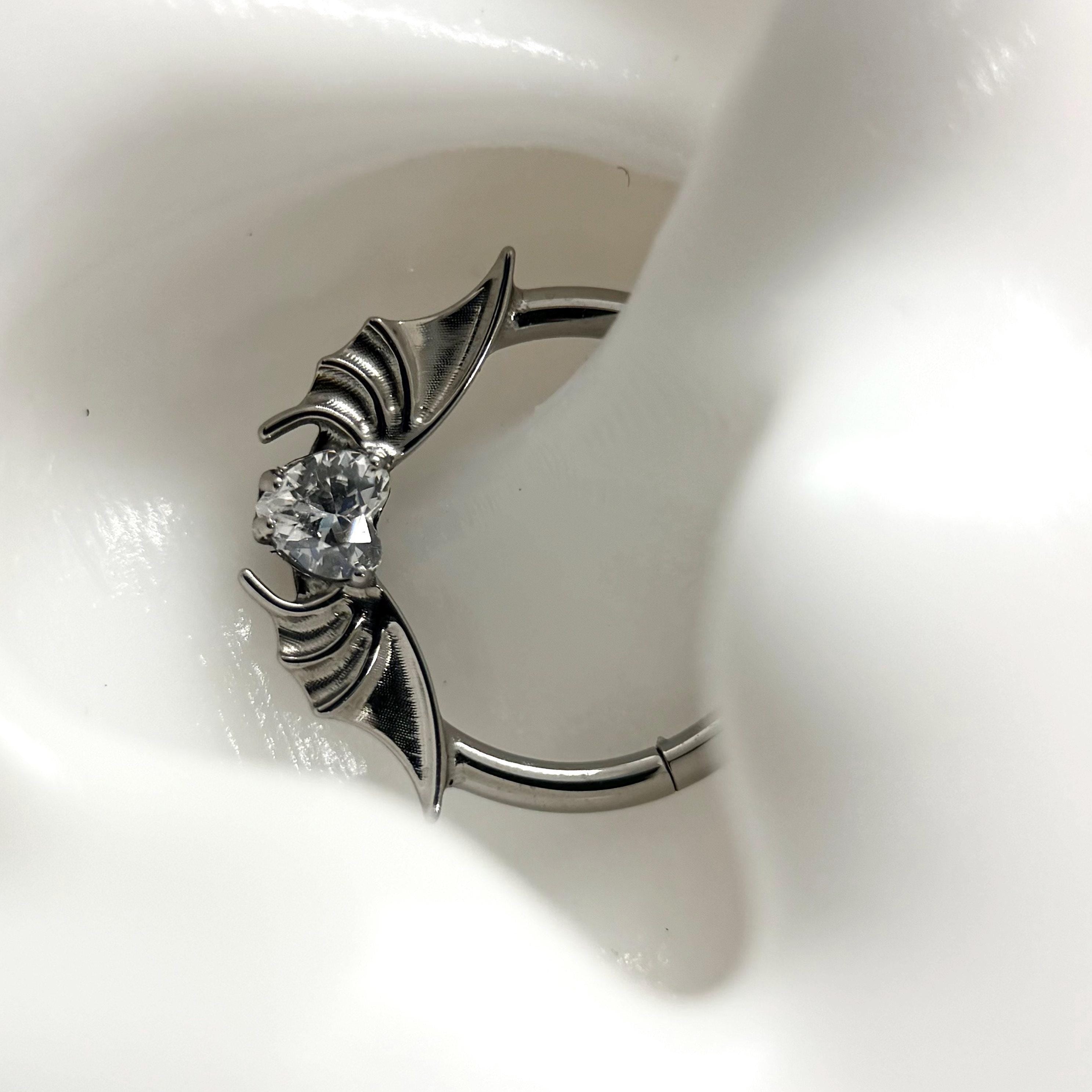 Titanium Bat Wing Heart Septum Clicker detail 3