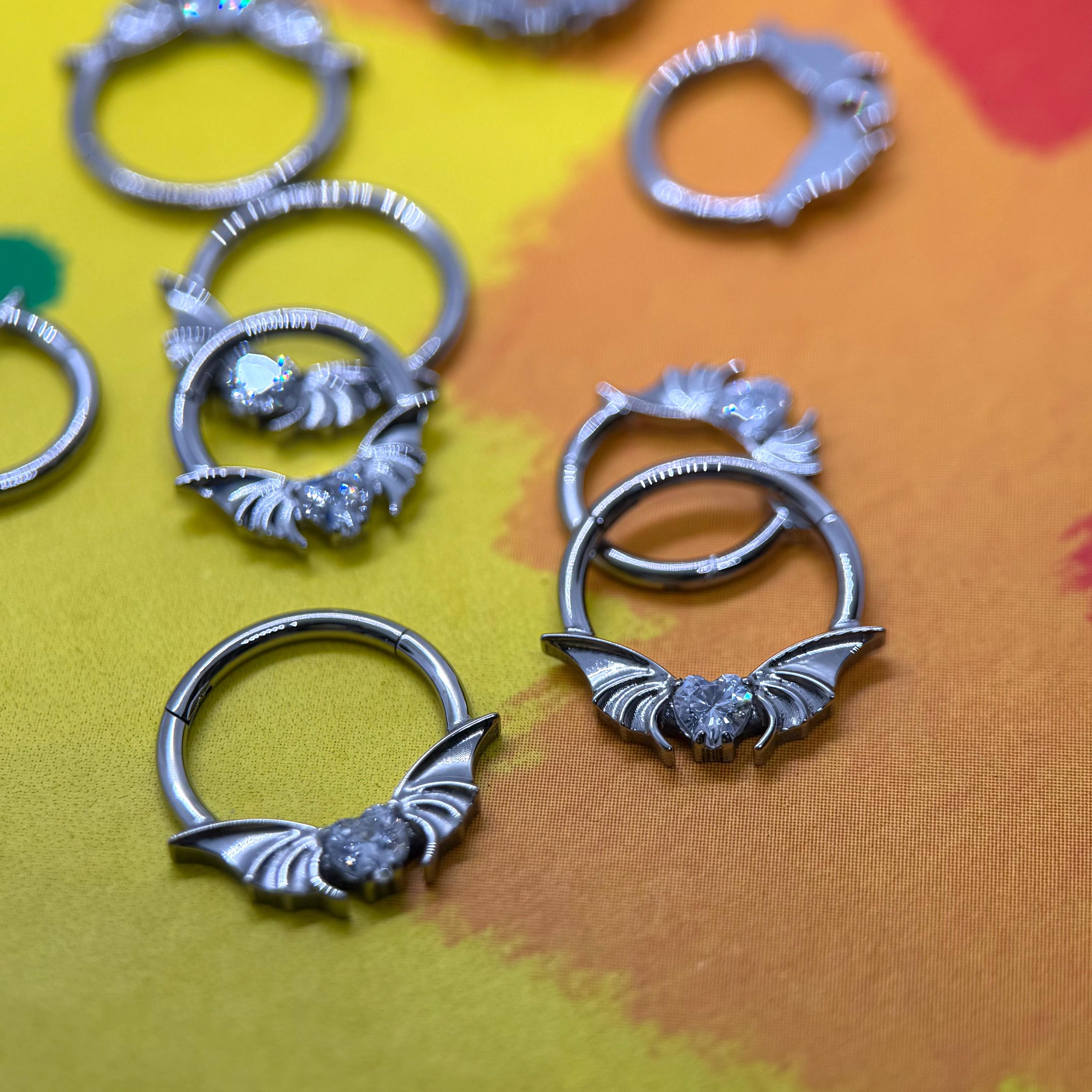 Titanium Bat Wing Heart Septum Clicker detail 5