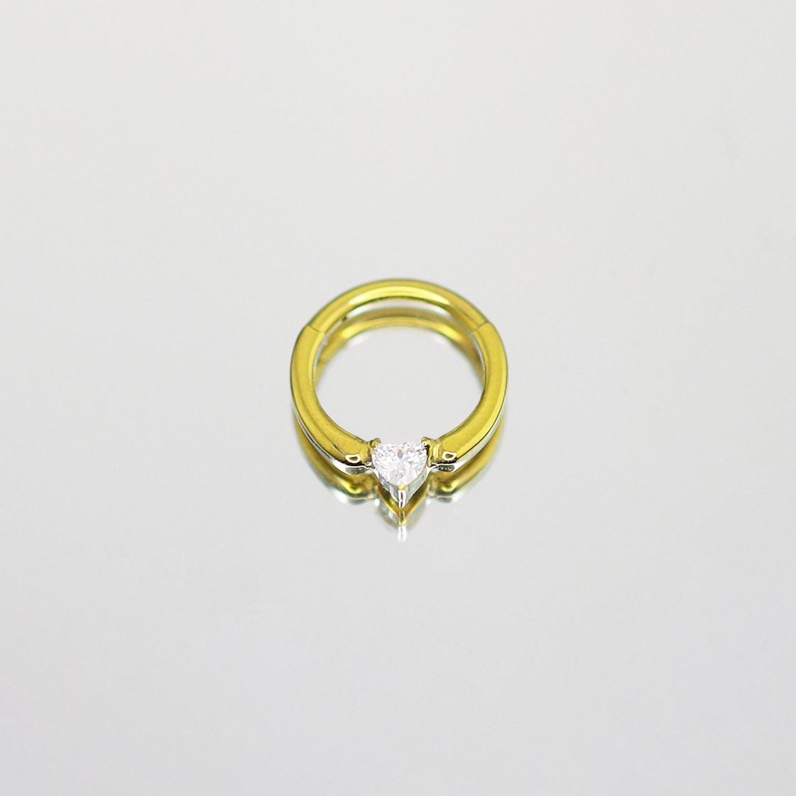 Titanium Sweetheart CZ Septum Clicker detail 4