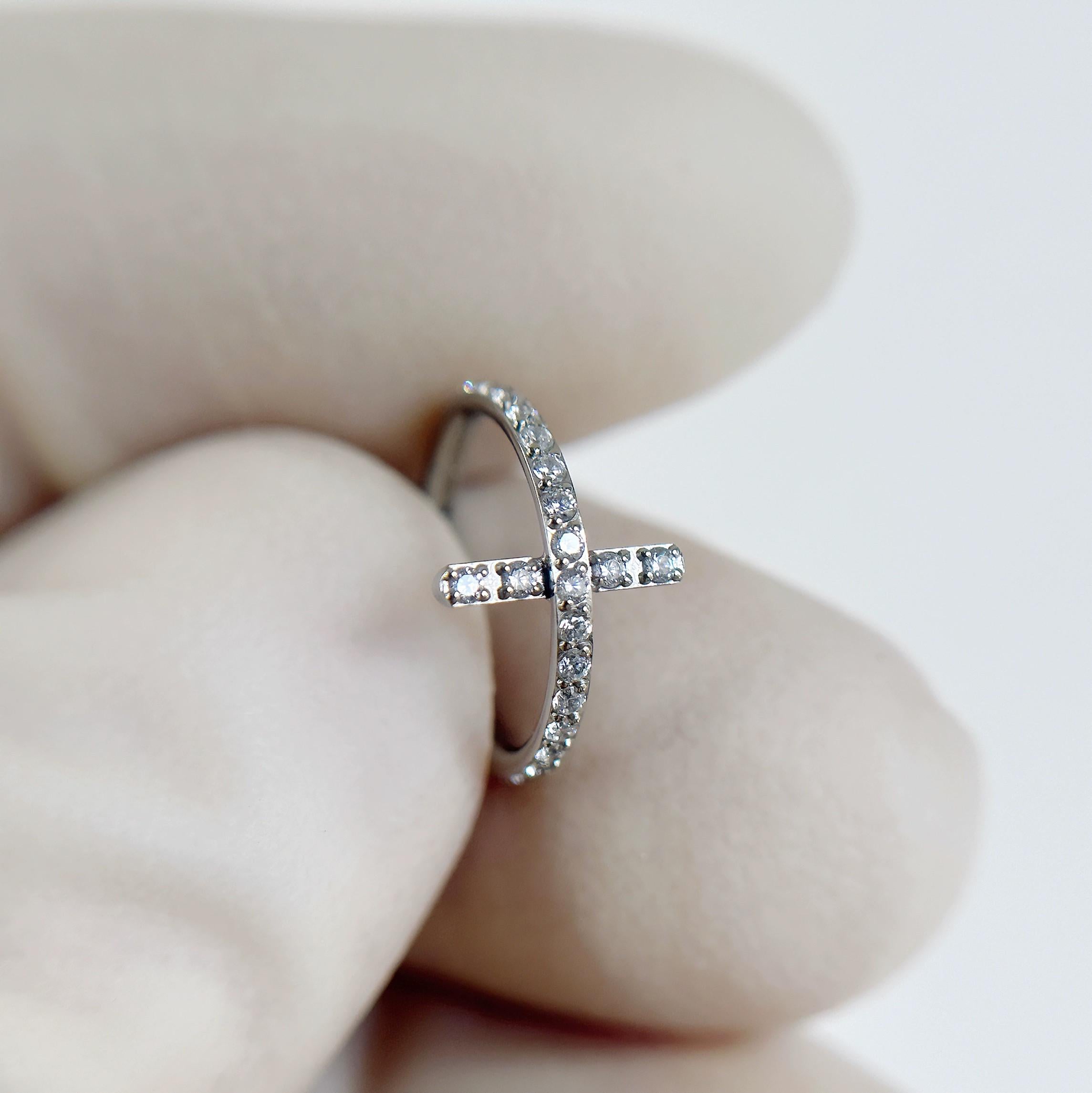 Titanium Cross CZ Septum Clicker detail 3