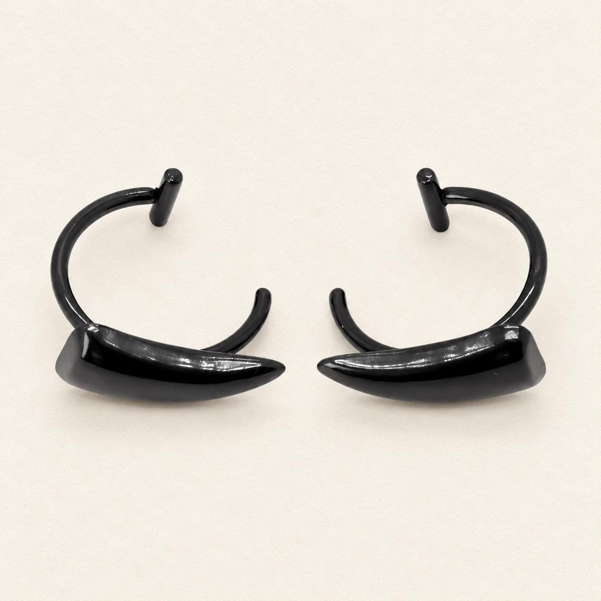 Vampire Fang Lip Cuffs detail 6