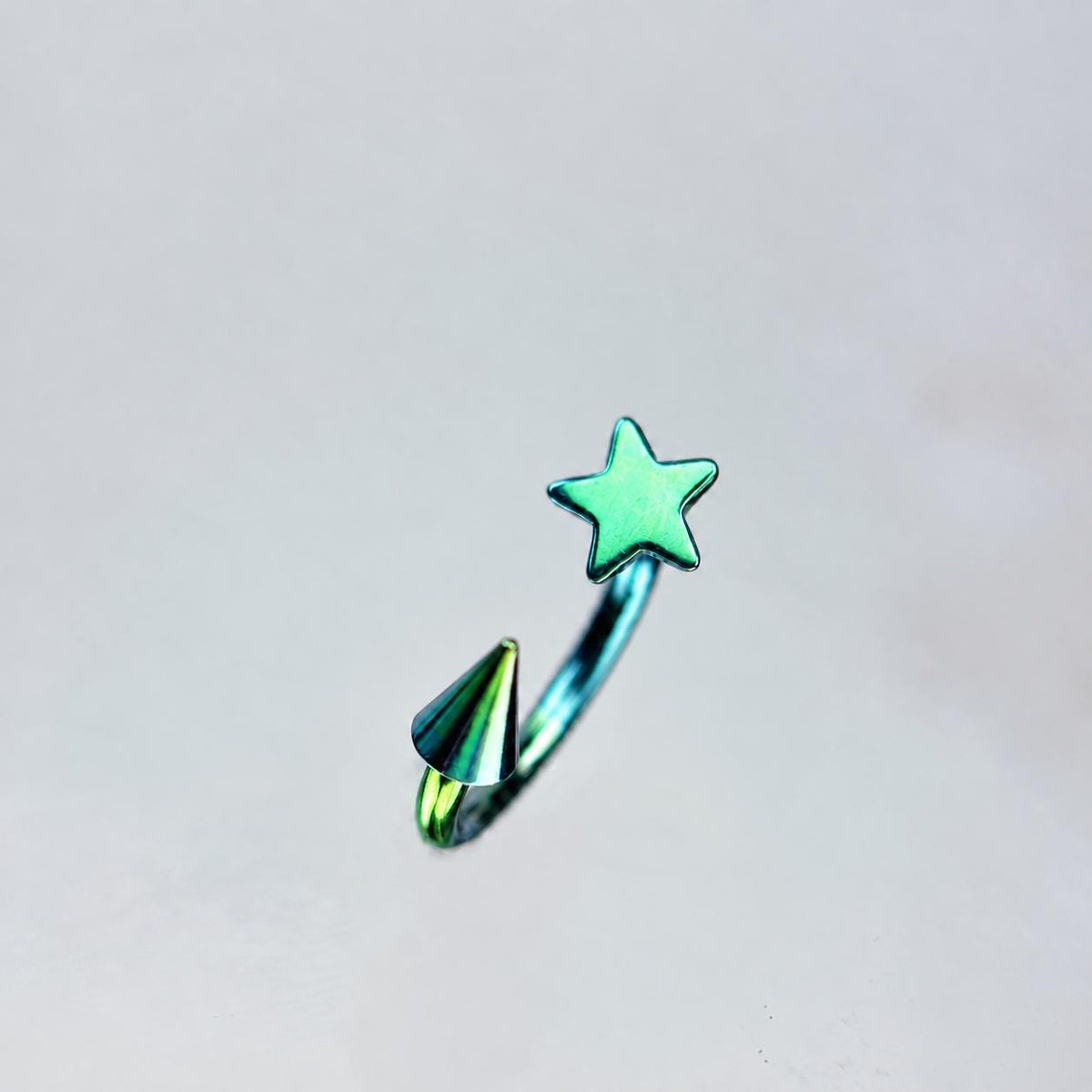 Celestial Star Spike Titanium Horseshoe Ring detail 8