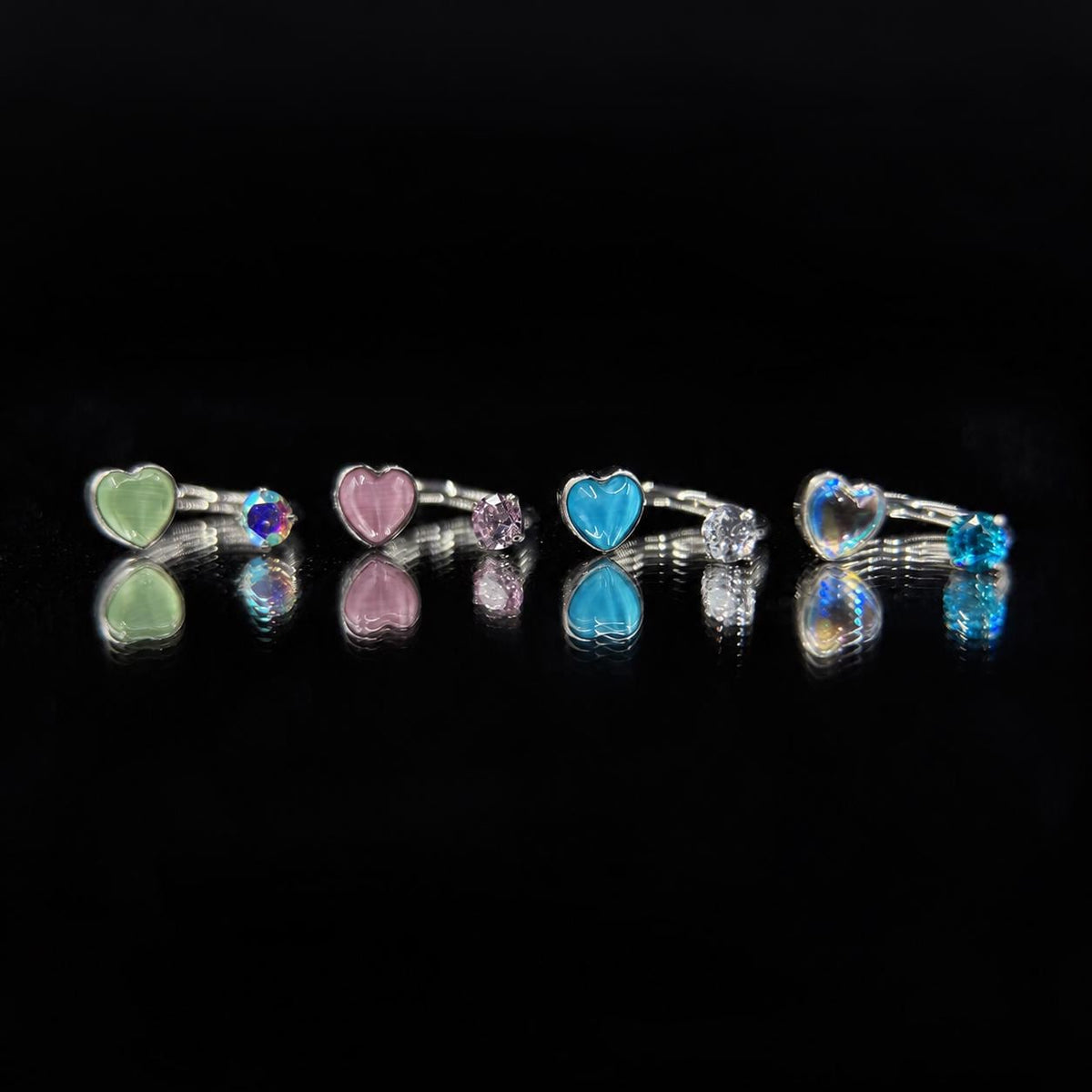 Sweetheart Crystal Titanium Horseshoe Ring detail 4