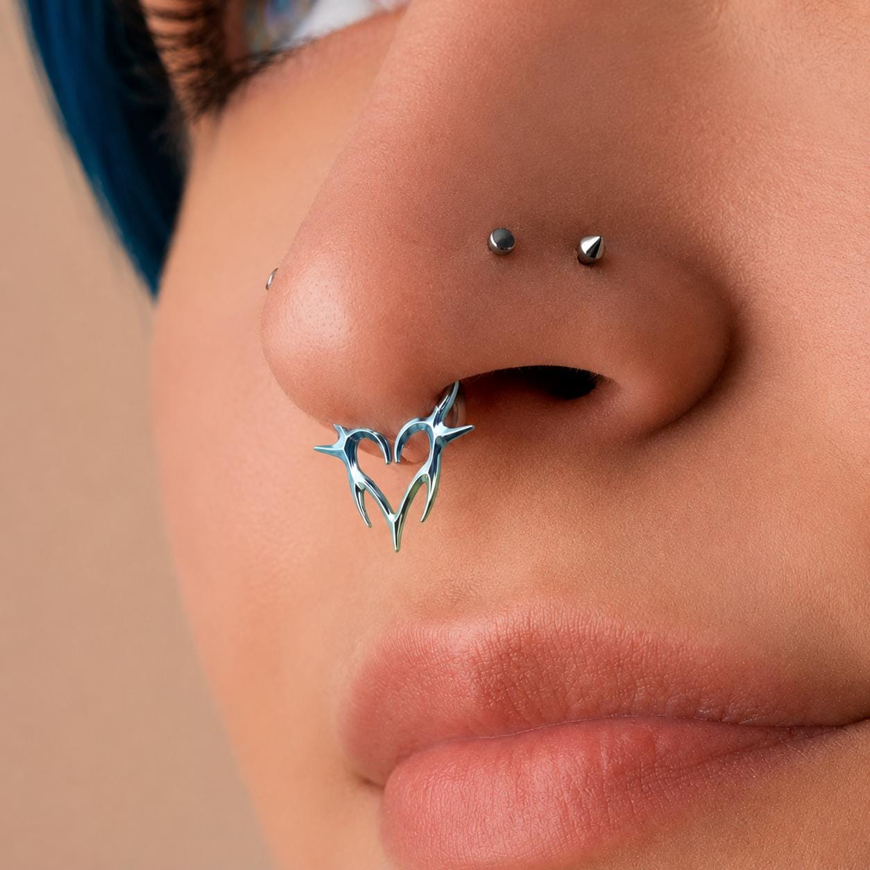 16G Titanium Vampire Fang Heart Clicker Ring | Gothic Heart Septum Daith Helix Cartilage Hoop Piercing Jewelry Halloween Gift for Her Him - Image 3
