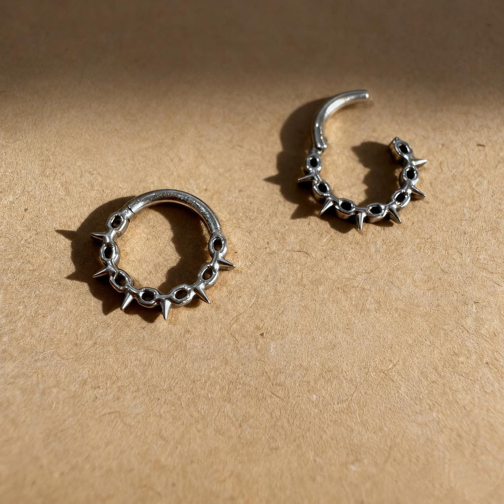 ASTM F136 Titanium Thorn Spike Septum Ring｜16G Hinged Clicker｜Gothic Daith Jewelry｜Hypoallergenic｜Helix Conch Rook Cartilage - Image 3
