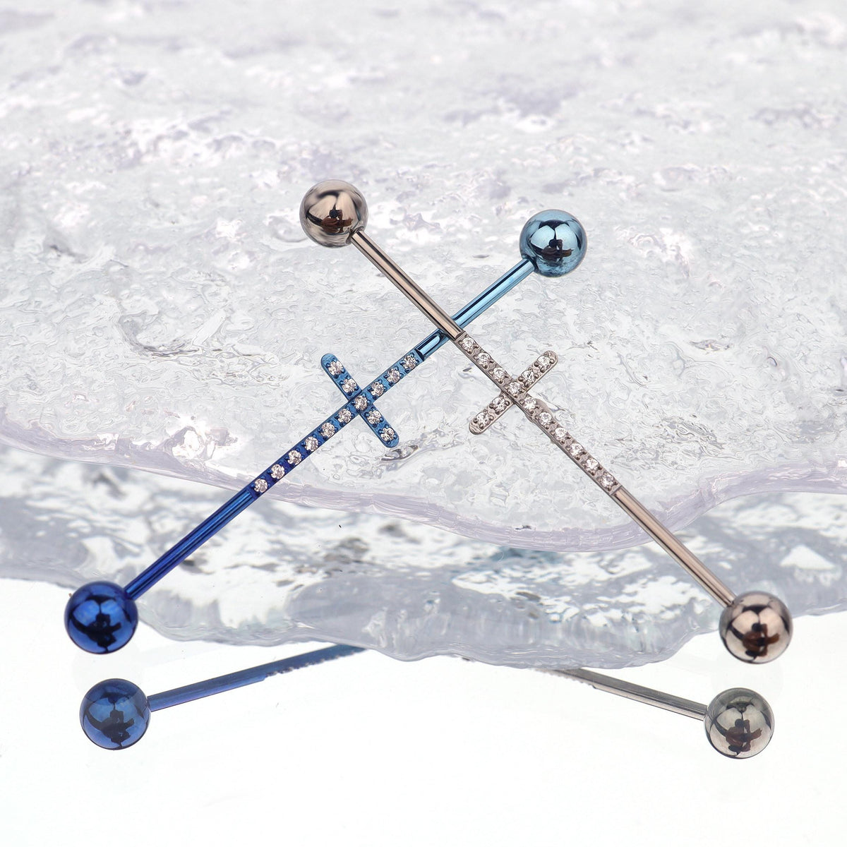 Pavé Cross industrial barbell detail 4