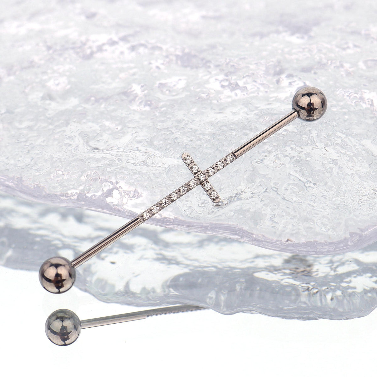Pavé Cross industrial barbell detail 6