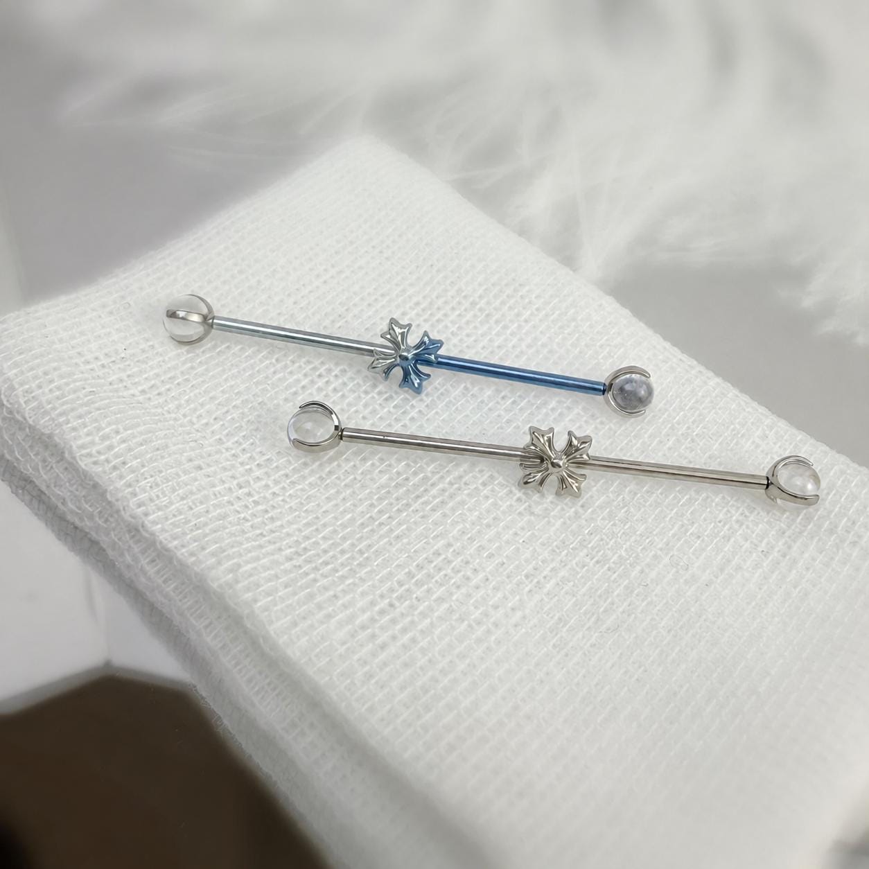 Fleur-de-Lis Crystal industrial barbell detail 6