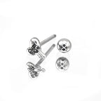 Zungenpiercing aus Edelstahl mit dem Aufdruck „KISS“ 