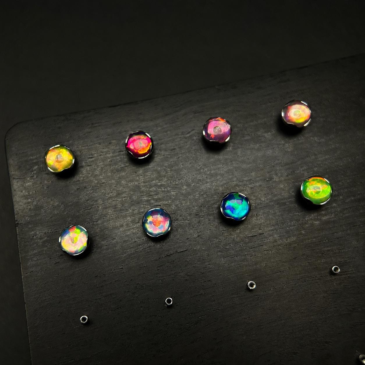 Ripple-Edge Jelly Opal F136 Titanium piercing top detail 5