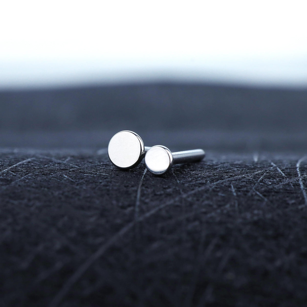 Threadless Labret Post threadless push-pin detail 4