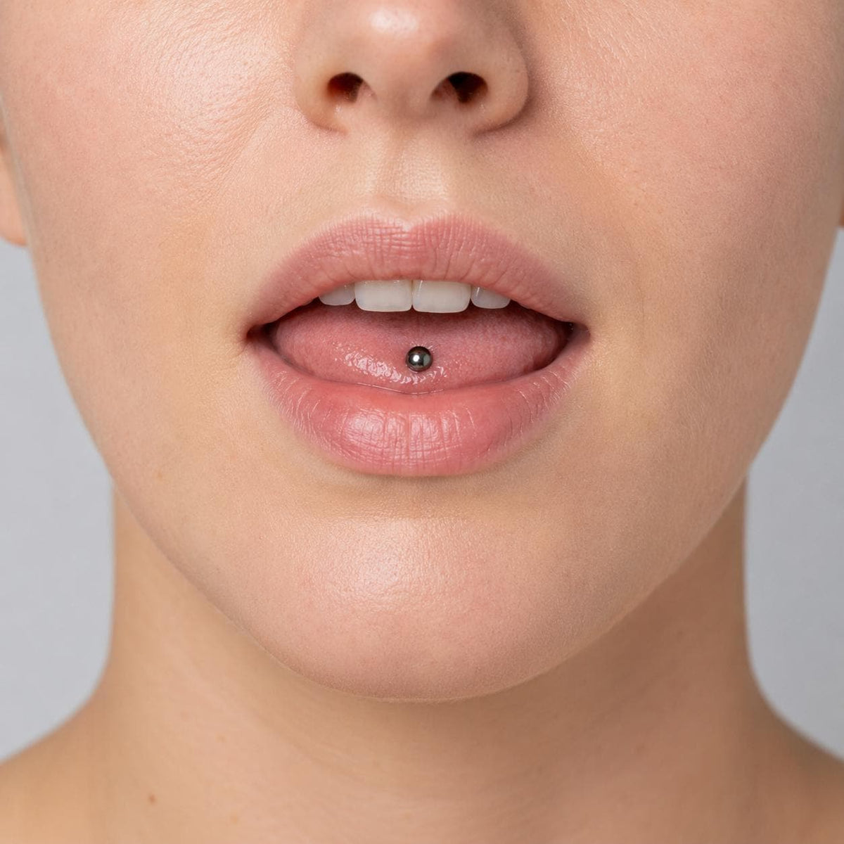 Essential Titanium Barbell detail 3