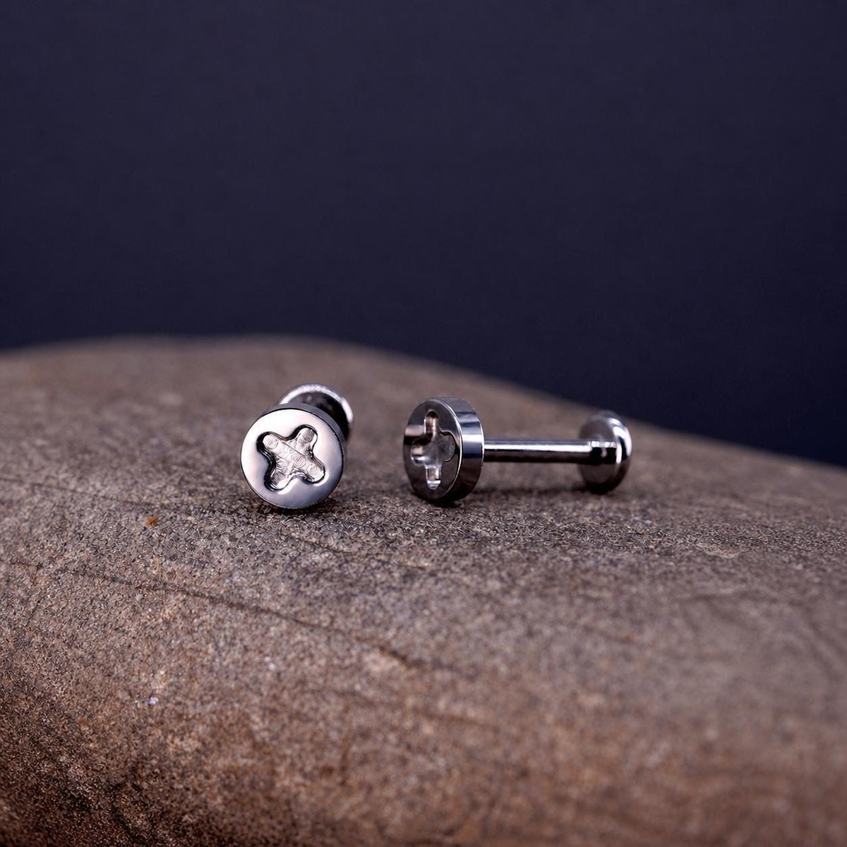 Screw Head F136 Titanium flat-back jewelry image 03