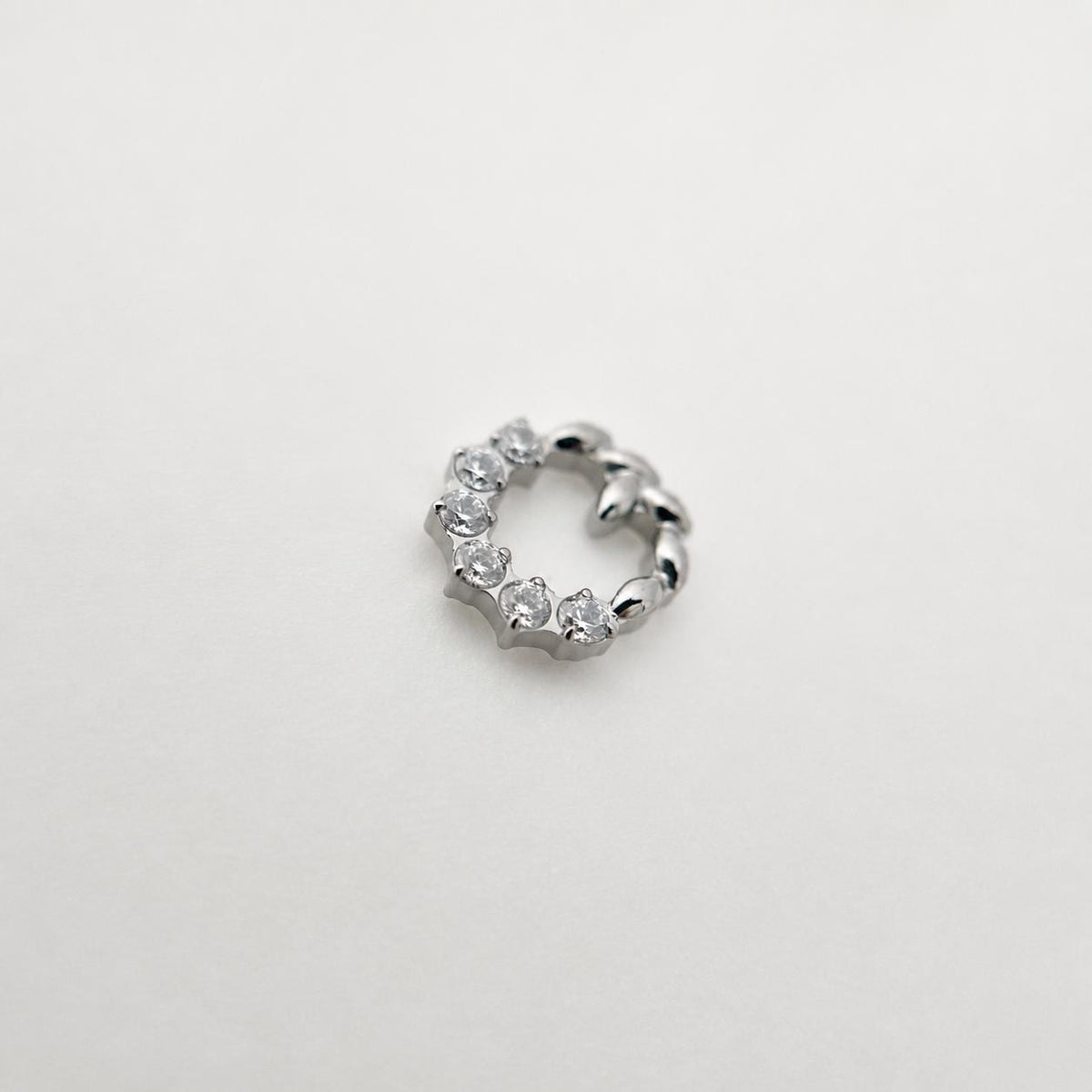 Laurel Wreath F136 Titanium flat-back jewelry image 06