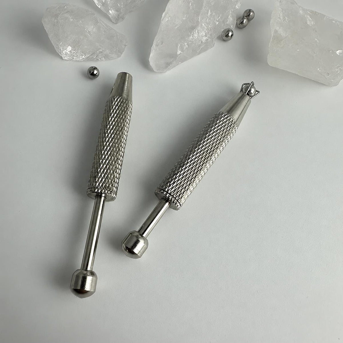 4-Prong Body Jewelry Ball Grabber detail 4
