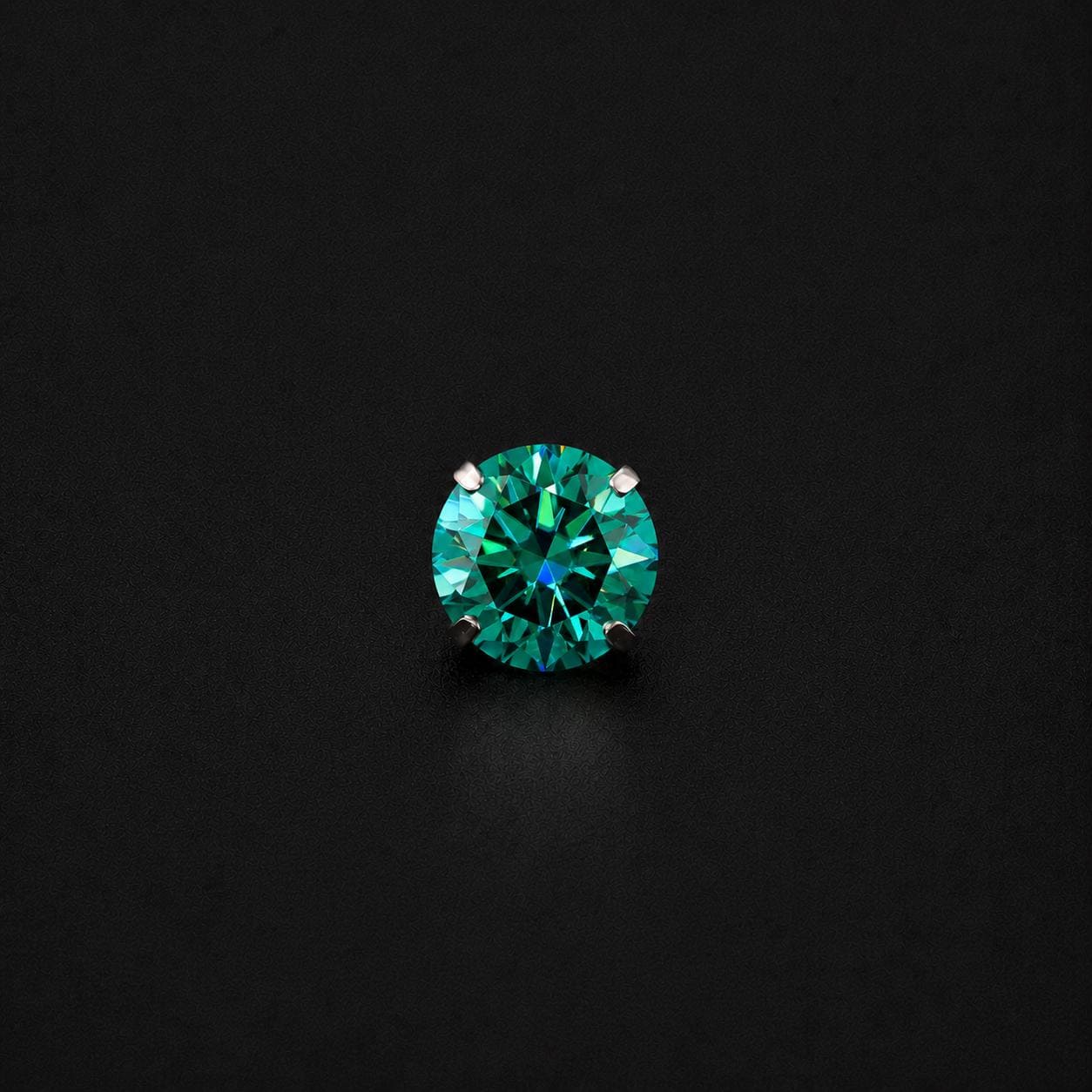 Vivid Emerald Green Moissanite Flat Back Stud - product image 7